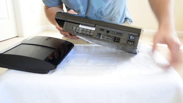 New Sony Playstation PS3 and older PS3 size connections and slots comparison смотреть онлайн