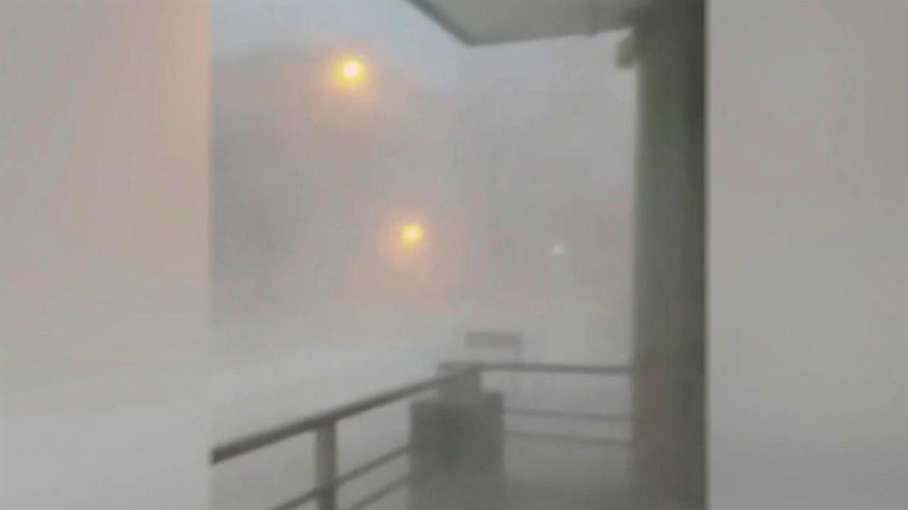 Рекордные снегопады и штормовой ветер второй день бушуют в Иркутской области