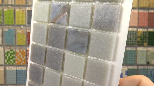 Серая стеклянная мозаика на бумаге
