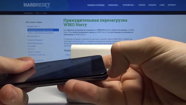 Как снять заднюю крышку Wiko Harry? / Деинсталяция задней панели Wiko Harry смотреть онлайн