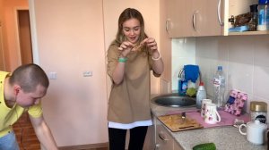 МАША МАЕВА В ГОСТЯХ У СУРИКАТА СТИЧА