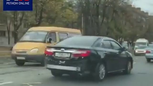 Ураган обрушился на Владикавказ минувшей ночью и попал на видео, 25.10.2018 смотреть онлайн