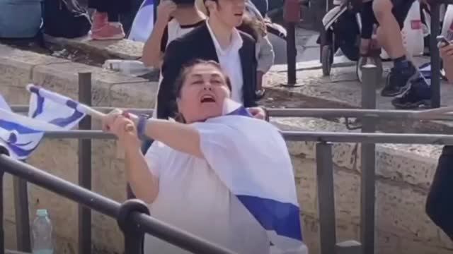 «Мы вас всех убьём!» - израильтянка обращается к палестинцам