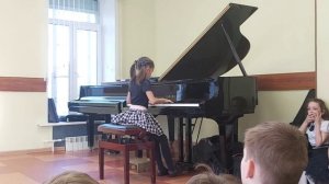 Арина Захарова, 8 лет. В. Гиллок. На балете.