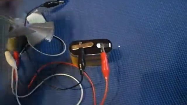 Делаем пропеллер-вентилятор из старого диска, пробки, моторчика и т.д. смотреть онлайн