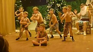 Смешной танец дикарей на праздник НОВЫЙ ГОД!!!!!!!!!!!!!!!