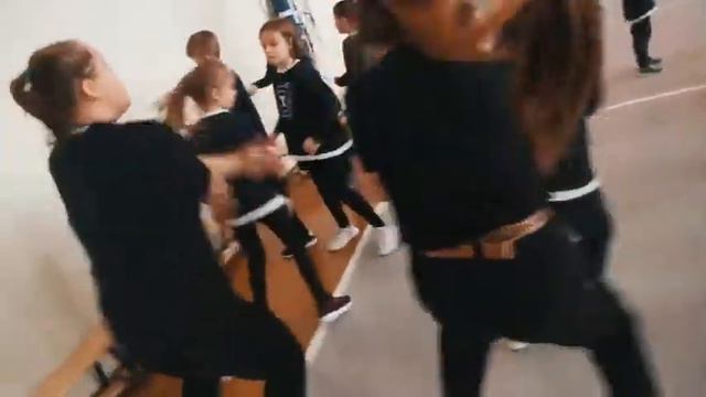 Клип [Там я тоже есть] Я живу в Кольцово кто тоже там живёт? смотреть онлайн