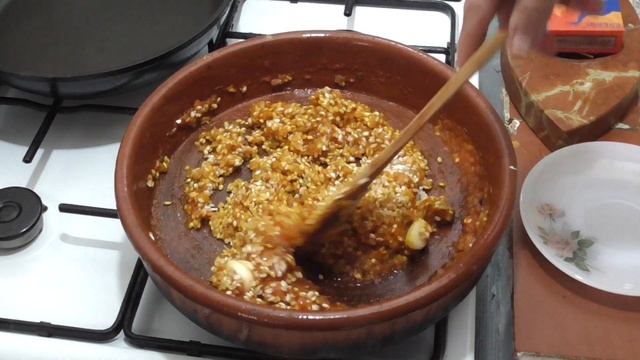 Дешевый, но очень вкусный рецепт риса в духовке с сардинами. Традиционный рецепт Каталунии.