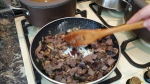 Говяжье сердце в сливочном соусе с грибами. Нежно, сочно и вкусно.