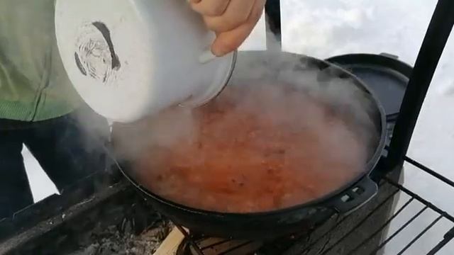 ДОМАШНЯЯ СОЛЯНКА готовим в казане! Простой но очень вкусный рецепт!