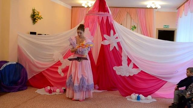 Фея-сказочница начинает свой волшебный рассказ