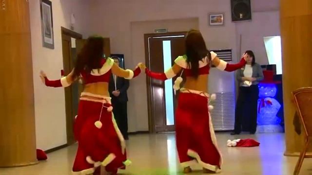 КЛИП №34 ЗАКОНЧИ ДЕНЬ НА ПОЗИТИВЕ. "Смех у ёлочки." смотреть онлайн