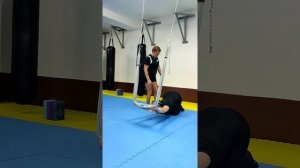 растяжка в гамаках, низкий гамак