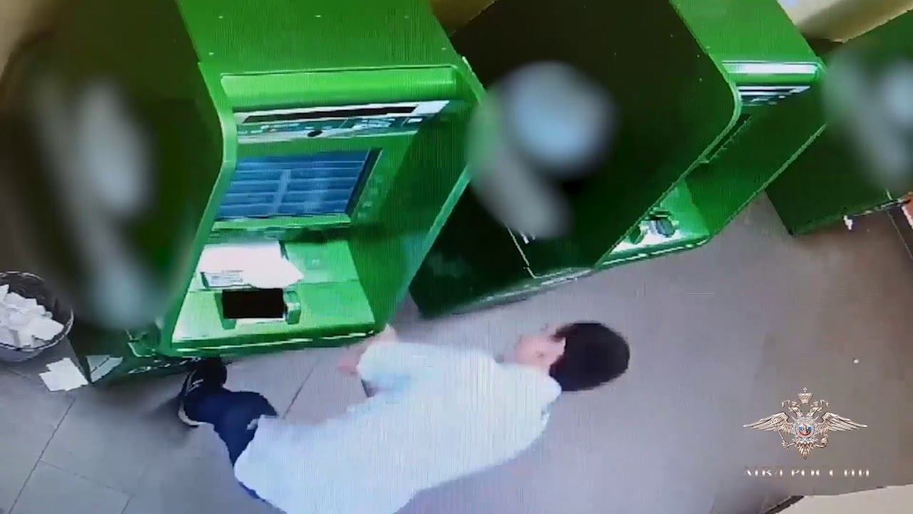 Банкомат подсунул взломщику пустую ячейку