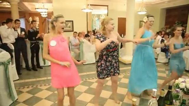 Подарочек молодоженам) смотреть онлайн