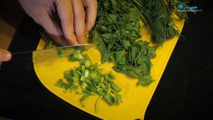 Лимонный сок, специи и даже сельдерей: чем заменить соль без потери вкуса блюд