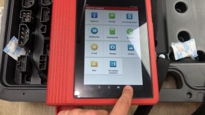 Продам лаунч х-431pro v4.0 состояние идеальное, полный комплект