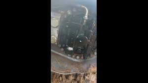 Установка редуктора хода с гидромотором на экскаватор