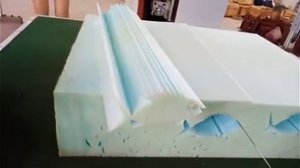 Станок для фигурной резки поролона с ЧПУ, оснащённый поворотным столом. Модель RP-CNC-03