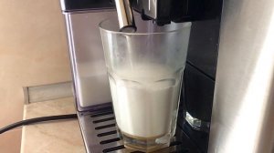 Кавомашина DELONGHI ECAM610.75.MB Prima Donna Soul. latte delonghi. Латте на кавомашині Delonghi.