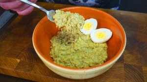ОВСЯНОТТО. Мой любимый завтрак! Овсянка с соусом песто и сыром.