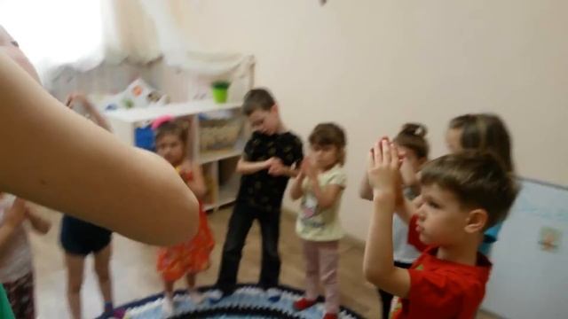 Английский язык в Mini Garden Центр МИКОЛКА (Ирпень) смотреть онлайн