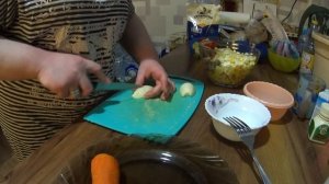 Салат "Прибой"./Та же самая ленивая селёдка под шубой, только без свеклы./Очень вкусно./Видео рецеп