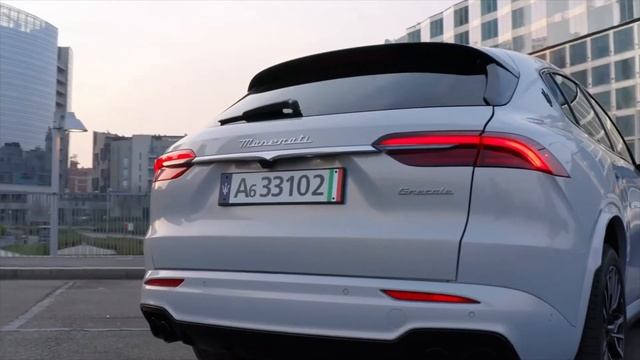 2022 Maserati's new Porsche Macan Turbo! смотреть онлайн