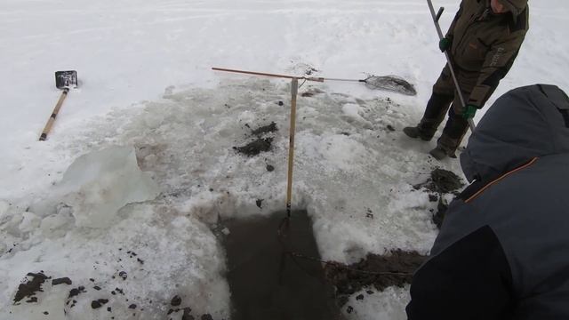 Джентельмены удачи или как достать iphone со дна озера зимой смотреть онлайн