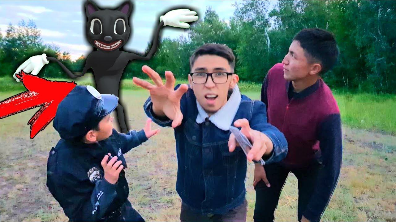 КАРТУН КЭТ в Реальной жизни! Cartoon Cat напал на НАС