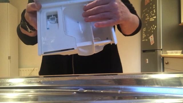 How to Remove the Detergent Drawer on an Indesit Washing Machine смотреть онлайн