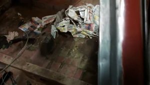 Ремонт автомобиля "Москвич-2141". 11. Зачистка рамки лобового стекла