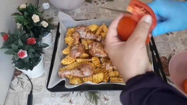 МАМА НАУЧИЛ ВОТ КАК НУЖНО ГОТОВИТЬ САМЫЙ ВКУСНЫЙ КАРТОШКА С КУРИНЫЕ НОЖКИ смотреть онлайн