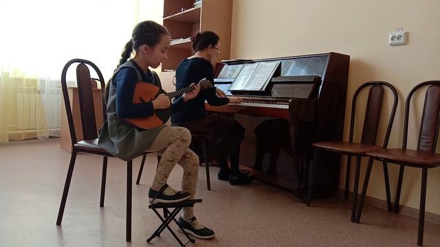 Белашева Александра, 9 лет А. Курченко "Бабушка", РНП, обр. Ю. Соловьёва "Ах, вы сени, мои сени" смотреть онлайн