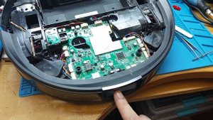 Ремонт Ecovacs Deebot OZMO T8 AIVI не заряжается