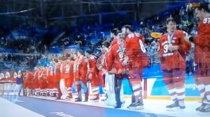 Российские хоккеисты поют ГИМН РФ