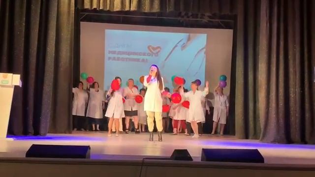 Праздник в поселке Сосьва в честь празднования Дня медицинского работника/ www.serovglobus.ru смотреть онлайн