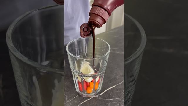 Коктейль из M&M’s смотреть онлайн