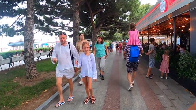 Ялта 2021 набережная Тапочки за 106 т.р.Приморский пляж Кудряжка собака.Крым Ялта смотреть онлайн