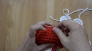 Amigurumi Assembly - Whip Stitch vs. Seamless (how to join amigurumi parts together)