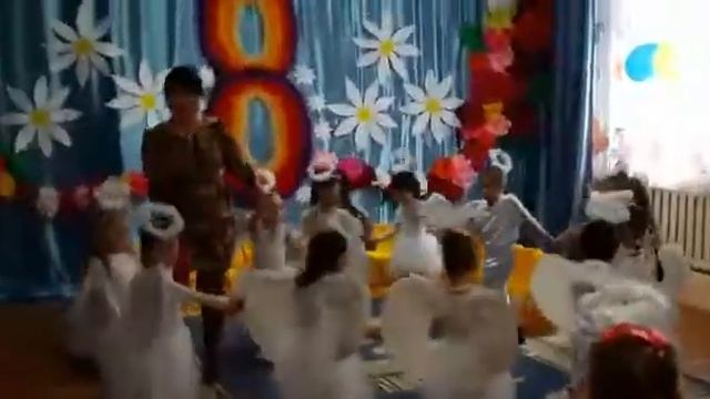 Утренник 8 марта 2017 года, вторая младшая группа смотреть онлайн