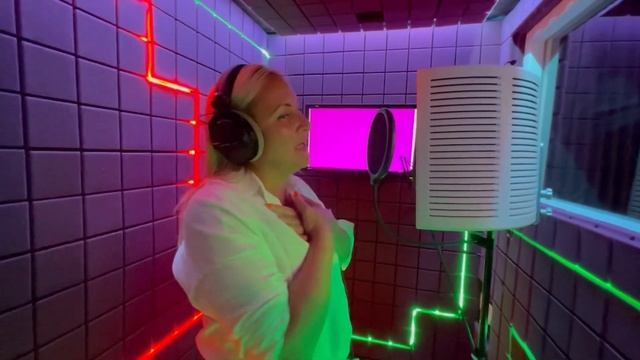 МАМА СДЕЛАЛА СЮРПРИЗ НА СВАДЬБЕ ДОЧКЕ ? подарила песню и ВИДЕОКЛИП песнявподарок