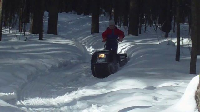 Даня (8 лет). Мотобуксировщик "БАРС", http://buksbars.pul.ru/, буксировщик, мотособака. смотреть онлайн