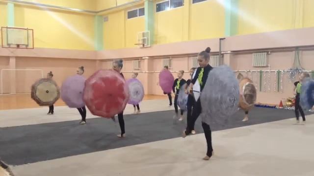 Танец зонтик смотреть онлайн