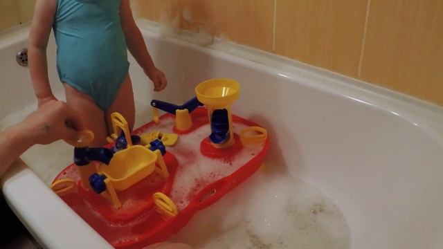 Water Fun в ванной: играем и веселимся смотреть онлайн