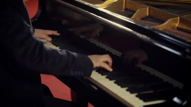 L. v. Beethoven - Sonata op. 27/2 - in c sharp minor - Stefan Lovin смотреть онлайн