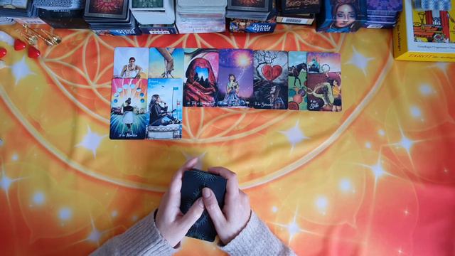 Он хочет поговорить!Что он хочет сказать Вам прямо сейчас? смотреть онлайн