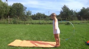 гимнастика на свежем воздухе или занятия с обручем