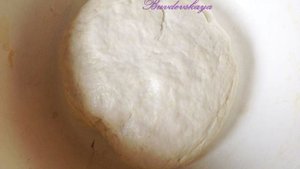 Пицца с грушей и горгонзолой