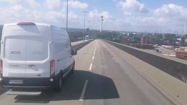 Заработная плата водителя дальнобойщика в Европе